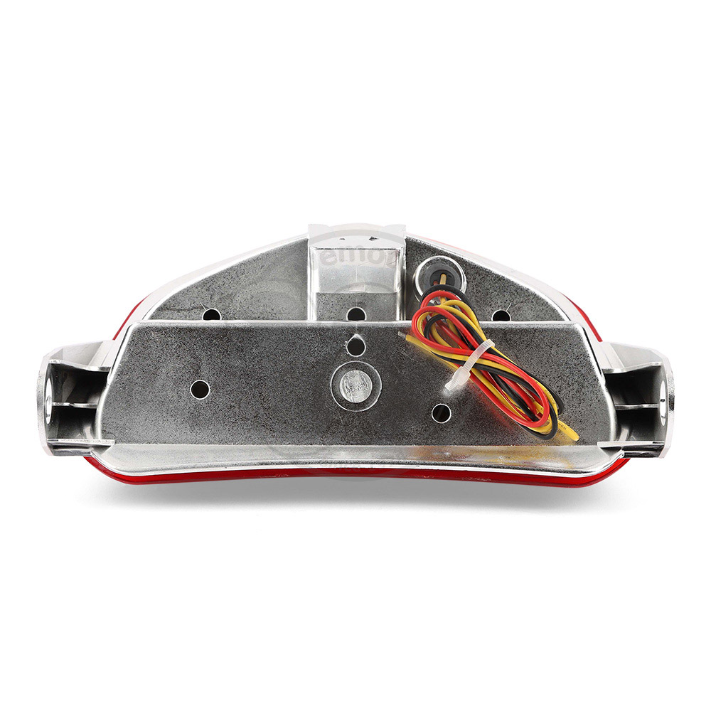 0UY4463_af0246 three.jpg